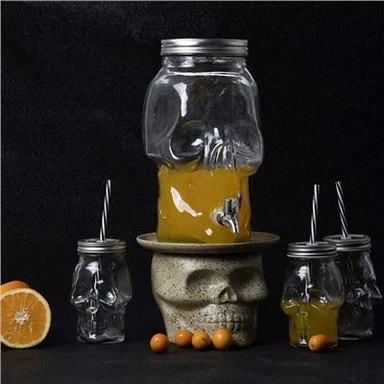 Dozator za vino od staklene lobanje